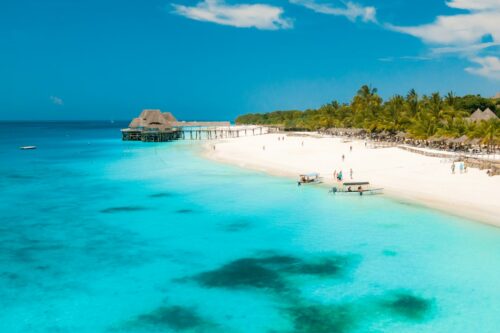 Pláž na Zanzibaru v Tanzanii – cestovní pojištění